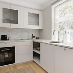 アパート Modern Flat In A Courtyard *
