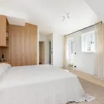 アパート Modern Flat In A Courtyard