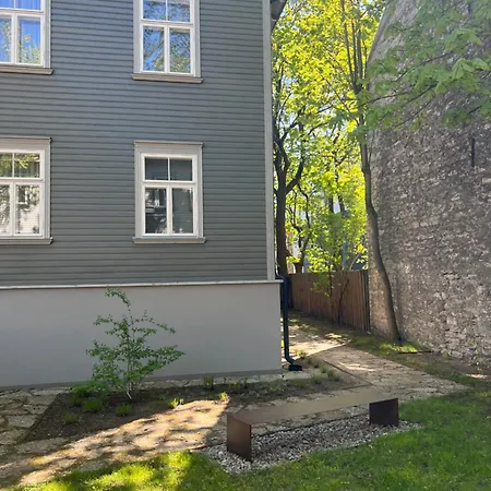 Modern Flat In A Courtyard Апартаменты *