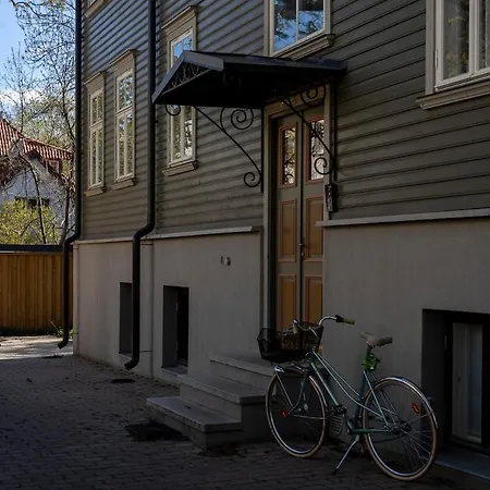 דירה Modern Flat In A Courtyard