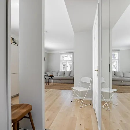 Modern Flat In A Courtyard Апартаменты *