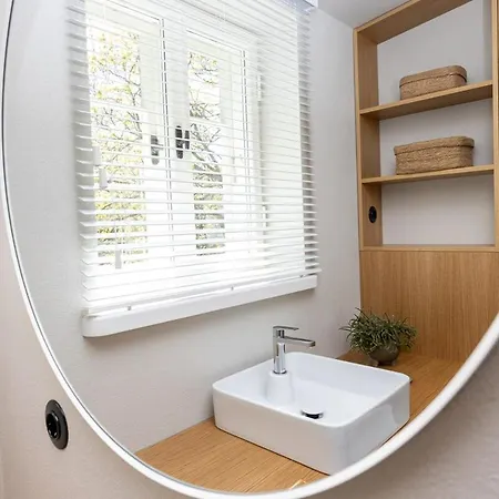 Modern Flat In A Courtyard *