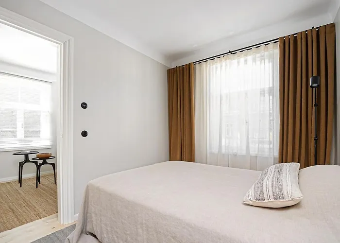 Modern Flat In A Courtyard