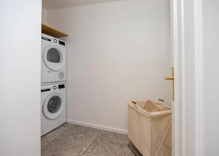 Modern Flat In A Courtyard דירה טאלין