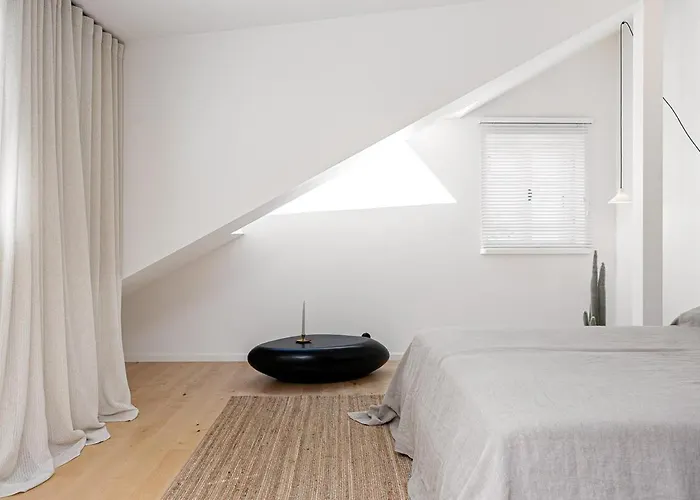 דירה Modern Flat In A Courtyard *