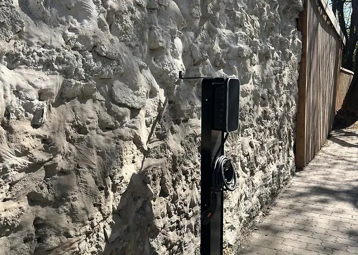 Modern Flat In A Courtyard *